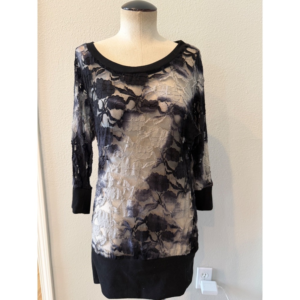 Day trip Peer Tee Womens M Black Gray Floral Lace Tunic Top 3/4 Sleeve Sheer